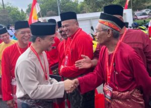 UMNO Sembrong rayu terima semula Hishammuddin
