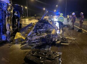 Suami isteri maut, 3 anak cedera dalam kemalangan di Pekan