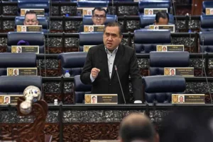 Kenderaan berat tanpa SLD dilarang atas jalan raya – Anthony