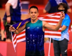 Liek Hou bebas gantung