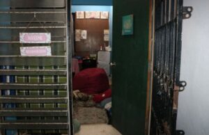 Kelar leher rakan serumah dan lari