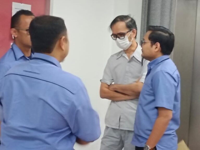 Pengarah syarikat didakwa buat pernyataan palsu