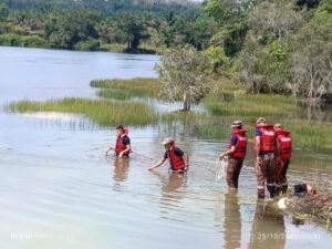 Budak perempuan lemas dalam lombong
