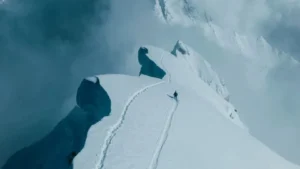 Tibet tutup akses ke Gunung Everest akibat salji tebal di luar musim