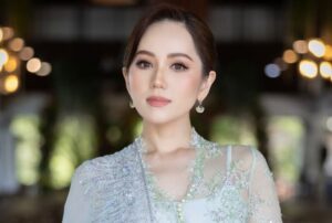 Sophia Albarakbah serah nasib kepada peminat