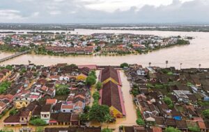 35 maut, lima masih hilang banjir di Vietnam