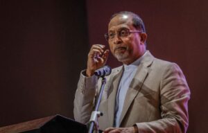 Rombakan Kabinet dua, tiga minggu lagi?