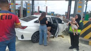 Wanita cedera, bayi terselamat kereta langgar Plaza Tol Skudai