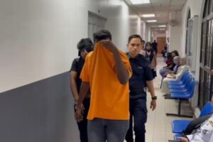 2 sahabat didakwa lakukan khianat guna api