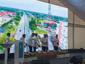 Selesaikan segera projek kecil, sakit – Anwar