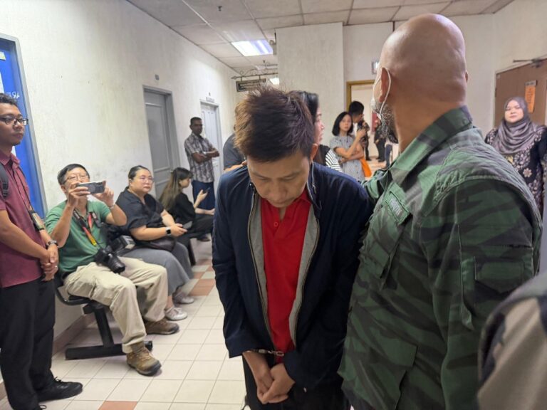 Lelaki Vietnam didakwa simpan 1,022 hempedu, 191 lidah ular