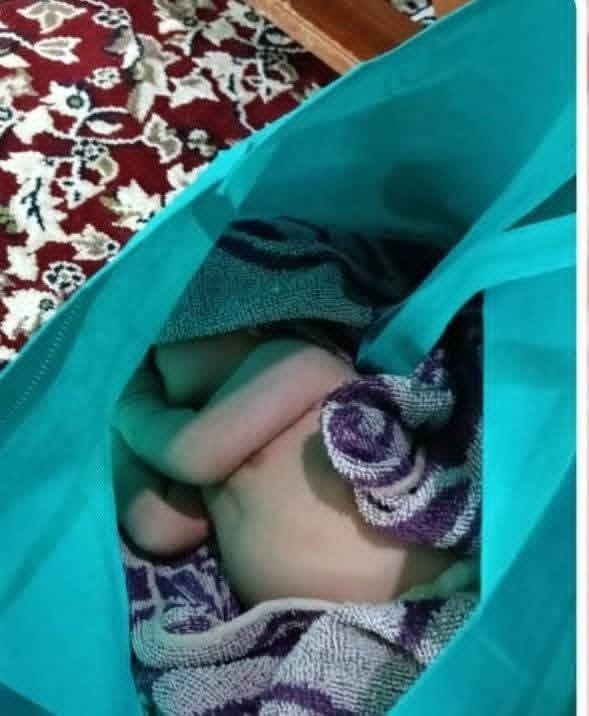 Bayi lelaki masih hidup ditinggalkan tepi tabung surau