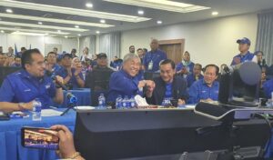 Harap Gelombang Biru ‘membanjiri’ negeri lain – Zahid