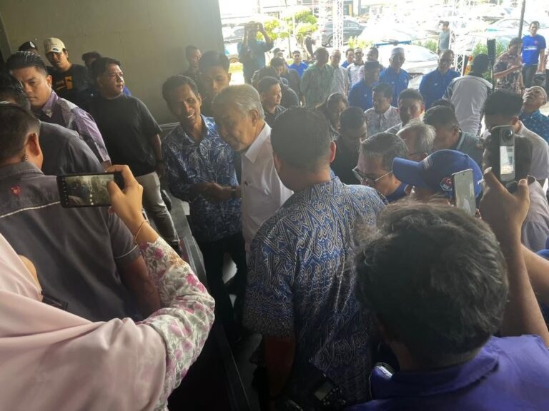 Henti mainkan isu Najib, Rosmah – Zahid Hamidi