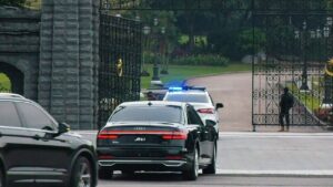 Onn Hafiz tiba di Istana Bukit Serene