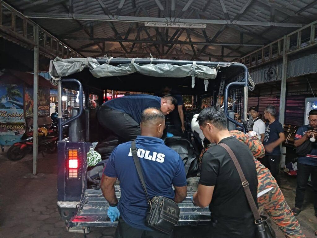 2 maut, 4 cedera dua bot berlanggar